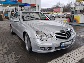 Mercedes E-Class foto 2