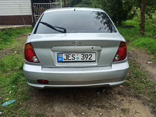 Hyundai Accent foto 6