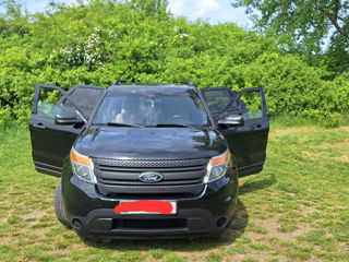 Ford Explorer foto 1