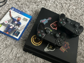 Vând Playstation 4slim