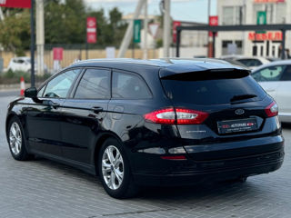 Ford Mondeo foto 4