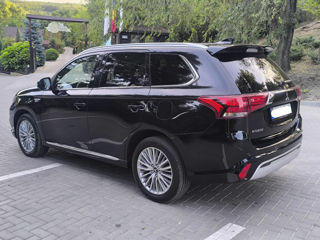 Mitsubishi Outlander foto 4