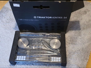 Traktor kontrol S4