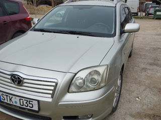 Toyota Avensis foto 9