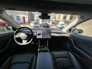 Tesla Model 3 foto 9