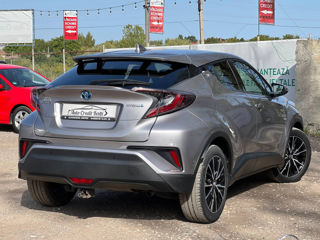 Toyota C-HR foto 2