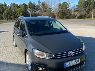 Volkswagen Touran foto 2