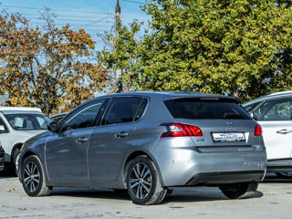 Peugeot 308 foto 2