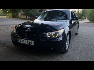 BMW 5 Series foto 4