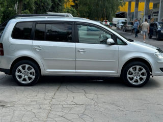 Volkswagen Touran foto 3