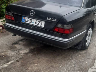 Mercedes Series (W124) foto 3