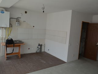 Apartament cu 2 odai in 2 nivele in casa noua numai 24500 Euro foto 9