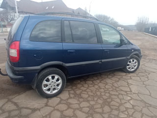 Opel Zafira foto 3