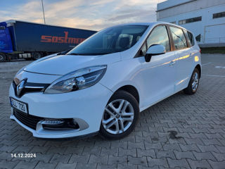 Renault Grand Scenic foto 2