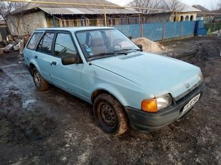 Ford Courier foto 1