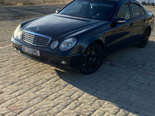 Mercedes E-Class foto 4