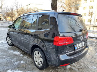 Volkswagen Touran foto 3