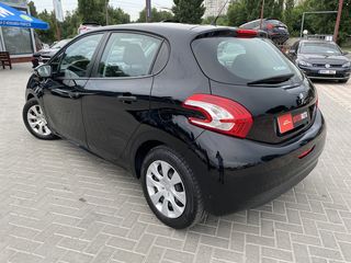 Peugeot 208 foto 11