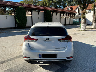 Toyota Auris foto 2