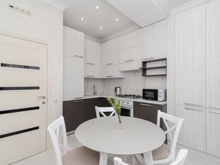 Apartament cu 1 cameră, 50 m², Centru, Chișinău foto 2