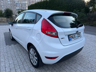 Ford Fiesta foto 6