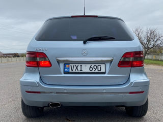 Mercedes B-Class foto 10