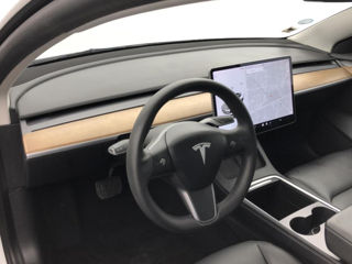 Tesla Model 3 foto 7