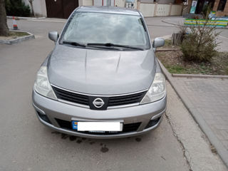 Nissan Tiida foto 1