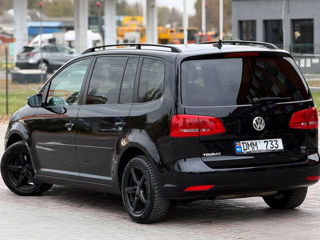 Volkswagen Touran foto 4