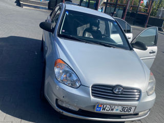 Hyundai Accent foto 1