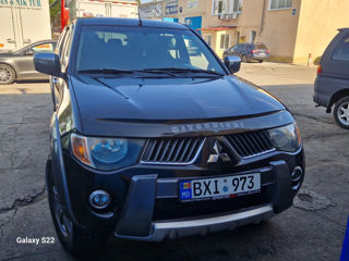 Mitsubishi L200 foto 3