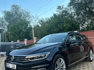 Volkswagen Passat foto 2