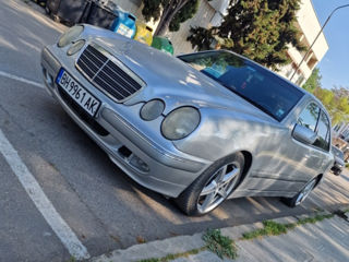 Mercedes E-Class foto 2