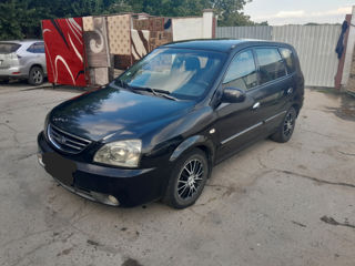 KIA Carens foto 1