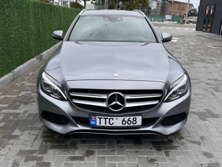 Mercedes C-Class foto 1