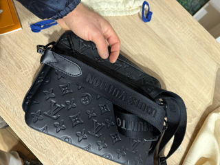 Louis Vuitton Trio Messenger - noua originală foto 8