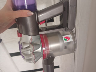 Dyson V8 foto 3