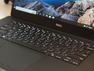 Dell Precision 5520 4K IPS (Core i7 7820HQ/16Gb DDR4/500Gb SSD/Nvidia Quadro M1200/15.6" 4K) фото 4