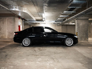 BMW 5 Series foto 3