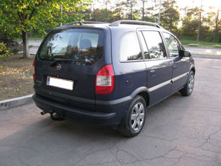 Opel Zafira foto 2