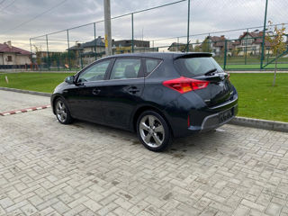 Toyota Auris foto 2