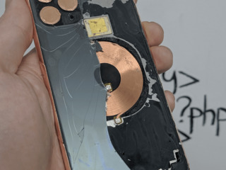 Профессиональная замена задней крышки Iphone в iService !! foto 1