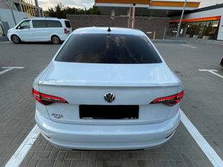 Volkswagen Jetta foto 3