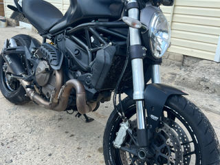 Ducati Monster 821 Dark foto 4