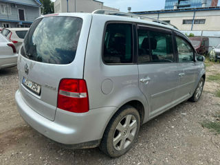 Volkswagen Touran foto 6