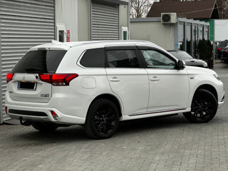 Mitsubishi Outlander foto 3