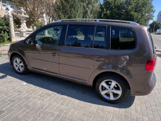 Volkswagen Touran foto 10