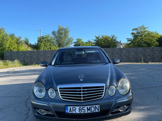 Mercedes E-Class foto 2