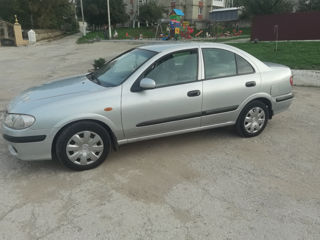 Nissan Almera foto 6