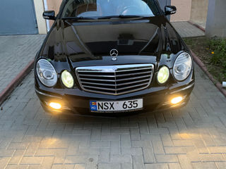 Mercedes E-Class foto 1